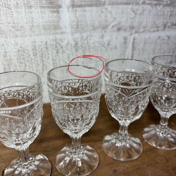 Zajecar D’Adriana Hand Cut Crystal Goblets Set of Four - Picture 4 of 4
